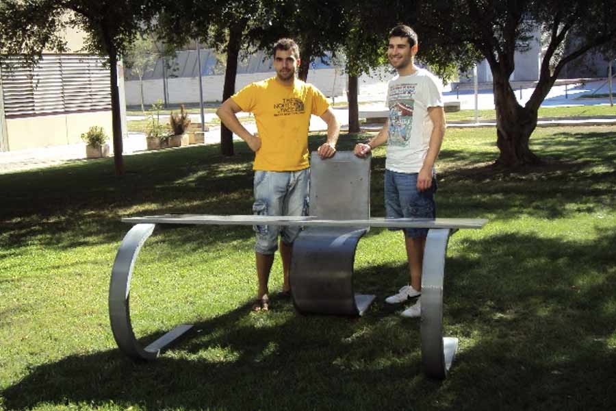 Prototype of table and chair made with UHPC at the Universitat Politècnica de Valencia (year 2011)